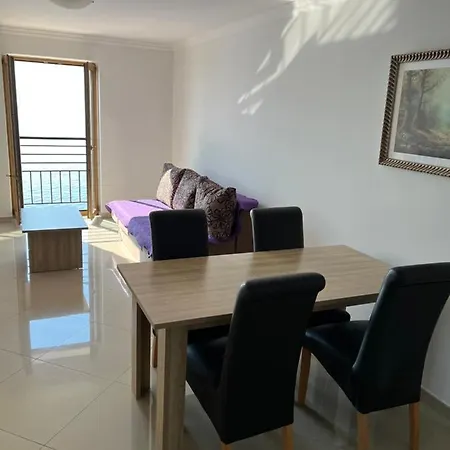 Rotonda Novigrad Konukevi 3*