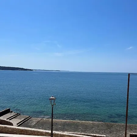 Konukevi Rotonda Novigrad Novigrad Istria