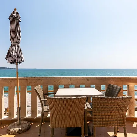 Rotonda Novigrad Гостевой дом 3*