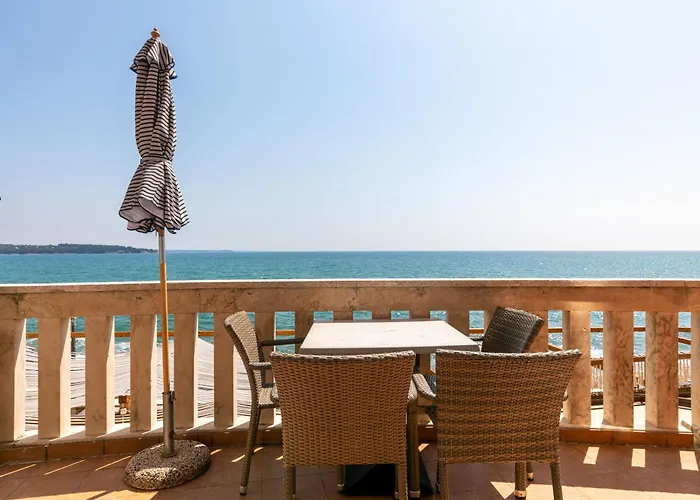 Rotonda Novigrad Guest house 3*