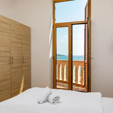 Rotonda Novigrad Novigrad Istria