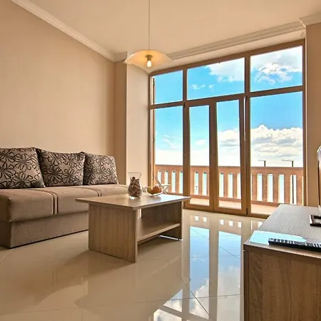 Rotonda Novigrad 3*