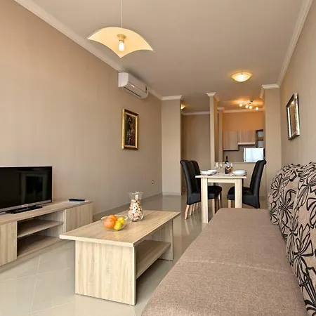 Rotonda Novigrad 3*