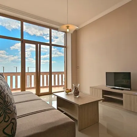 Rotonda Novigrad 3*