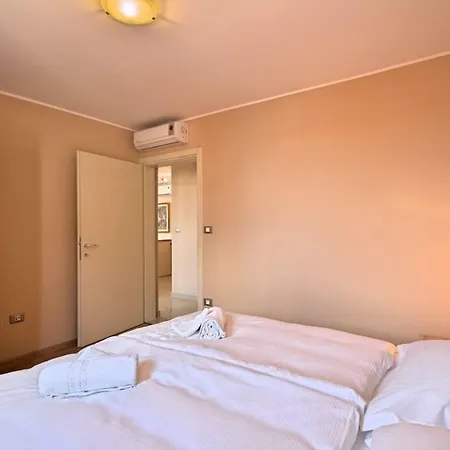 Rotonda Novigrad Guest house