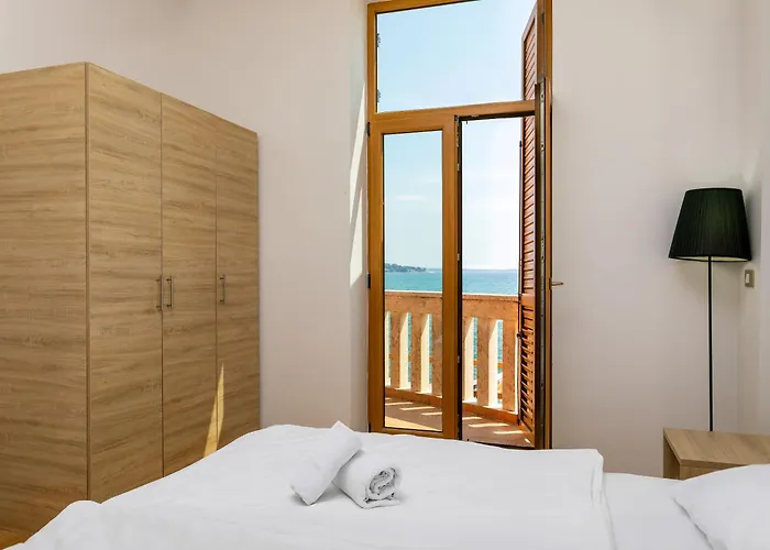 Rotonda Novigrad Novigrad Istria