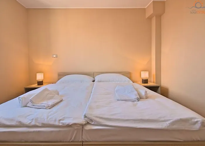 Rotonda Novigrad Gasthof Novigrad Istria