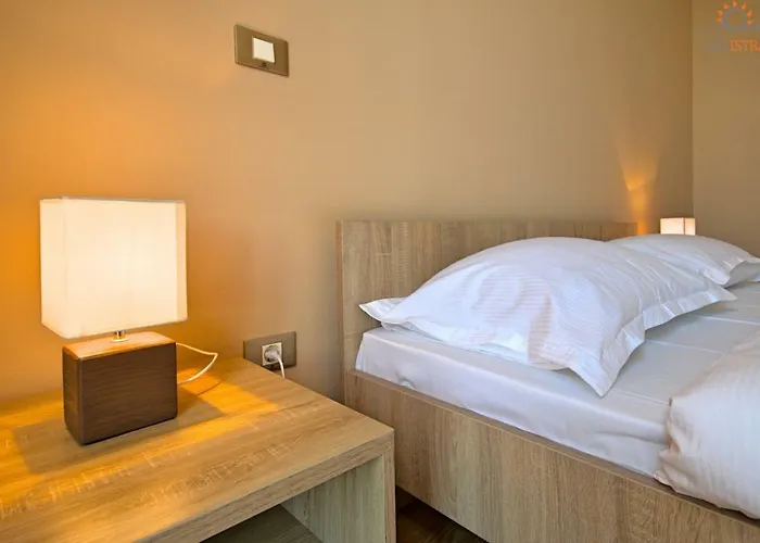 Gasthof Rotonda Novigrad